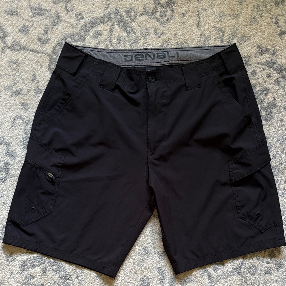 Men's Denali Black Cargo Shorts